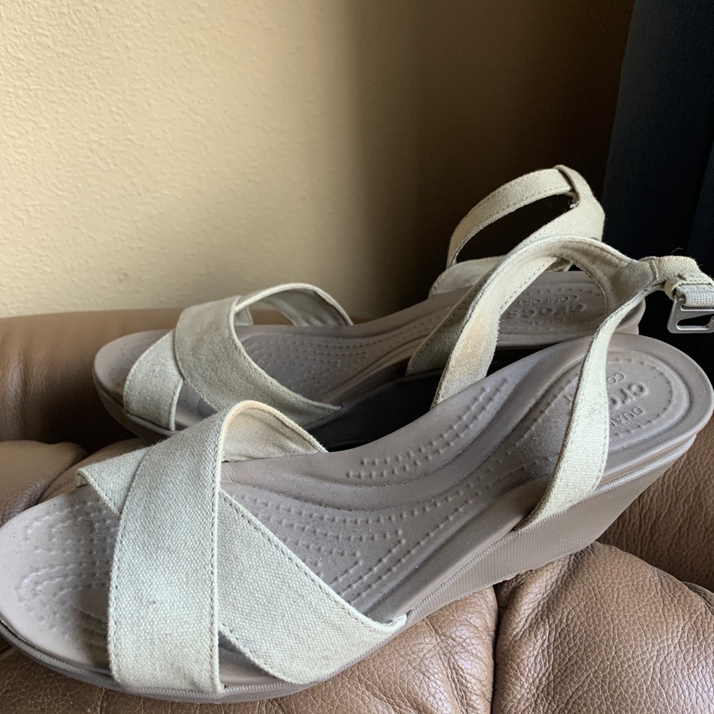 Croc Wedges Tan